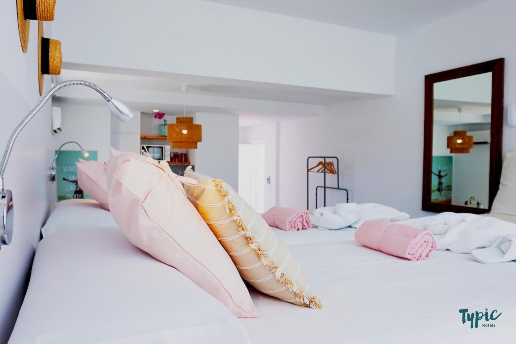 Typic Marina Playa - Adults Only Aparthotel San Antonio  Bagian luar foto