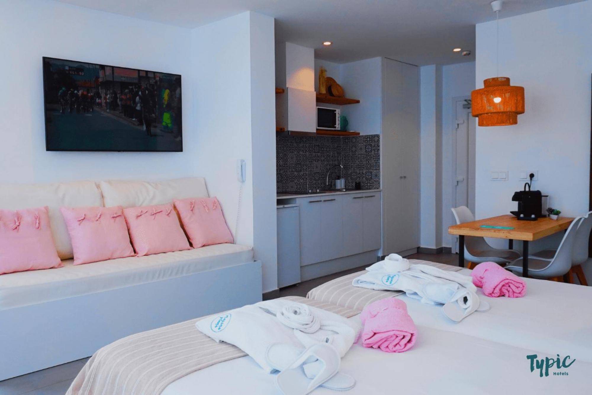 Typic Marina Playa - Adults Only Aparthotel San Antonio  Bagian luar foto