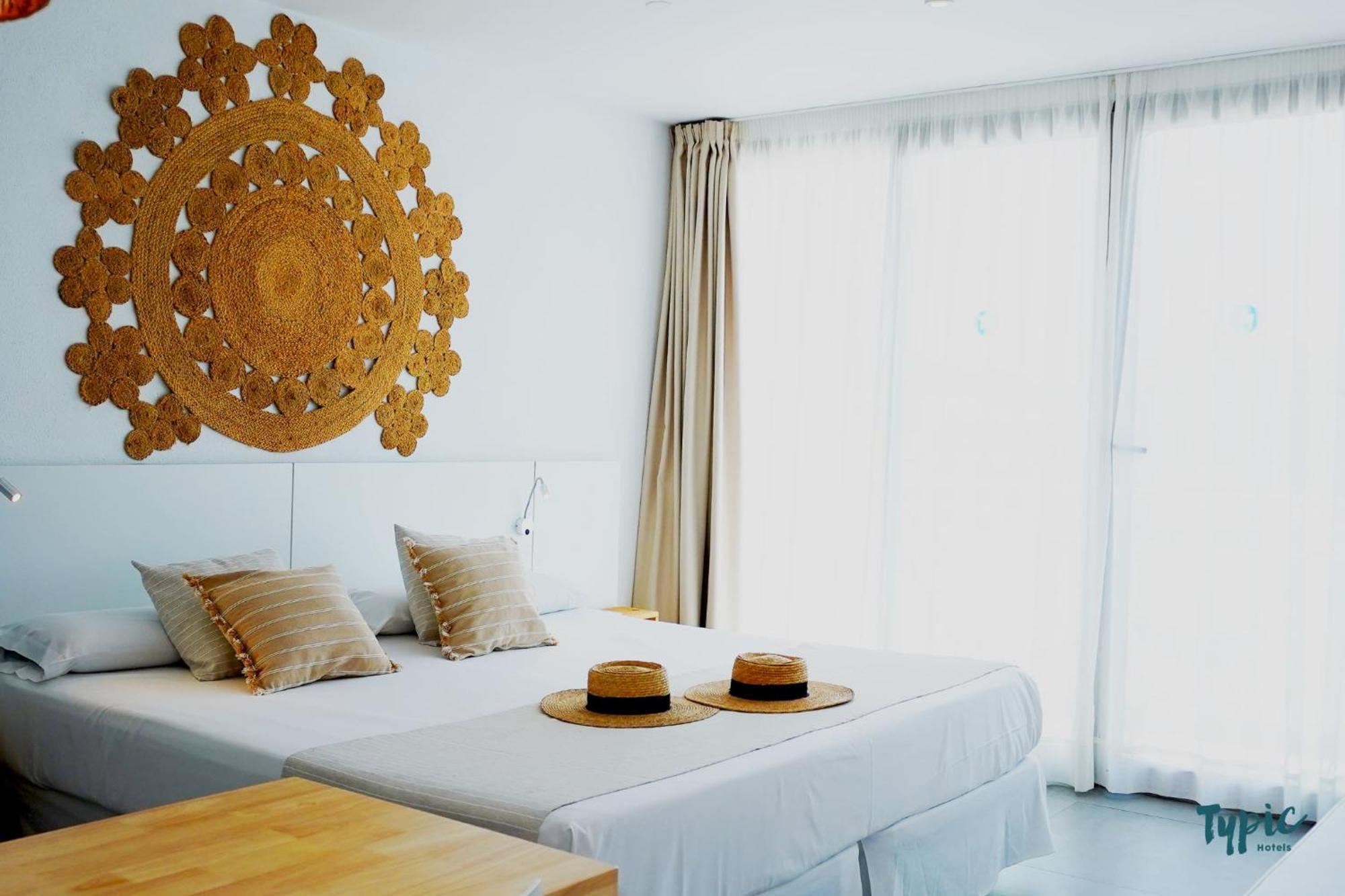 Typic Marina Playa - Adults Only Aparthotel San Antonio  Bagian luar foto
