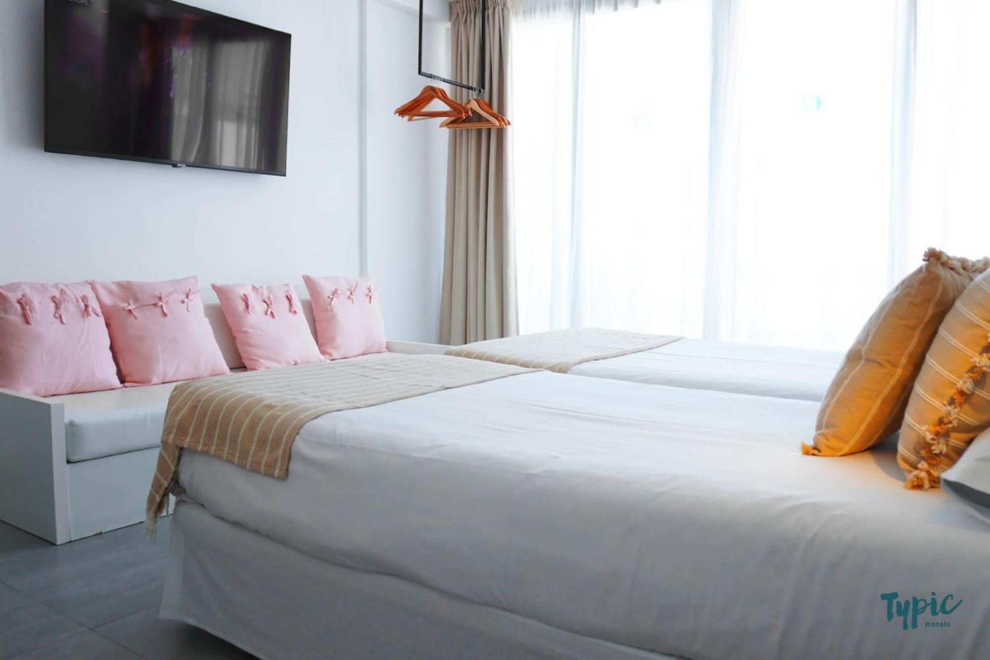 Typic Marina Playa - Adults Only Aparthotel San Antonio  Bagian luar foto